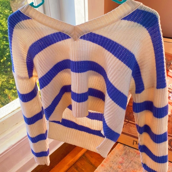 Periwinkle Blue Cozy Off The Shoulder V Neck Woven Knit Striped White Sweater - Picture 6 of 11